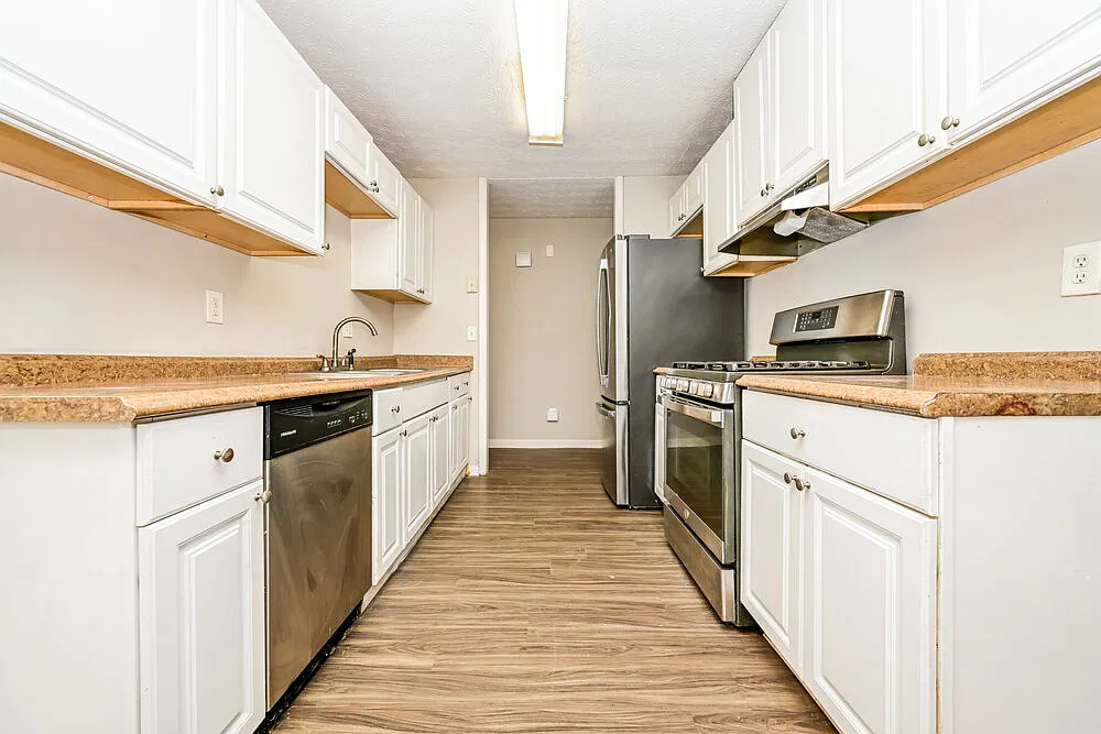 4 bed, 3.0 bath, 1332 sqft, $2,540 — Photo 4