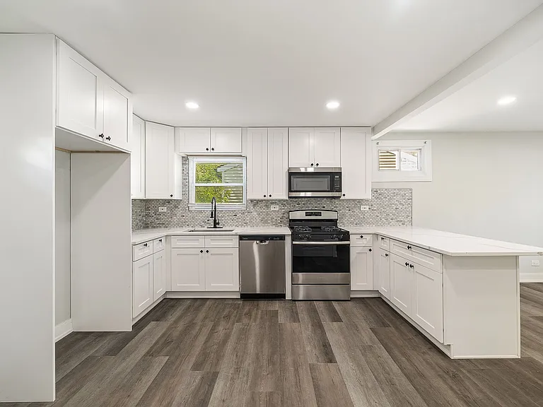 16752 Artesian Ave — Photo 7