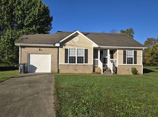 220 Pappy Dr, Oak Grove, KY 42262