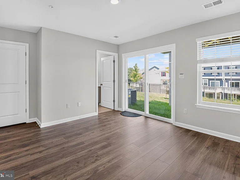 29 Merion Ave — Photo 20