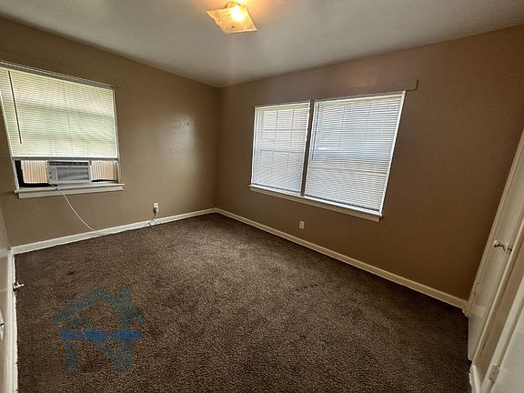4th image of 901 E Lion Dr #2