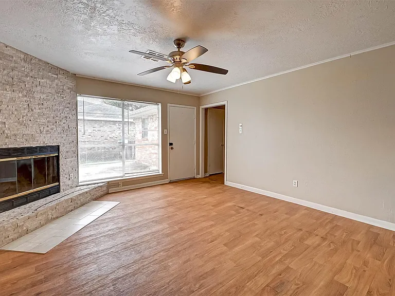 4739 Parkland St — Photo 11