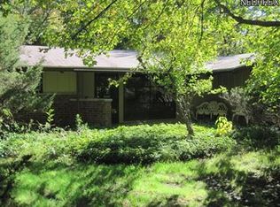 35550 Solon Rd, Solon, OH 44139