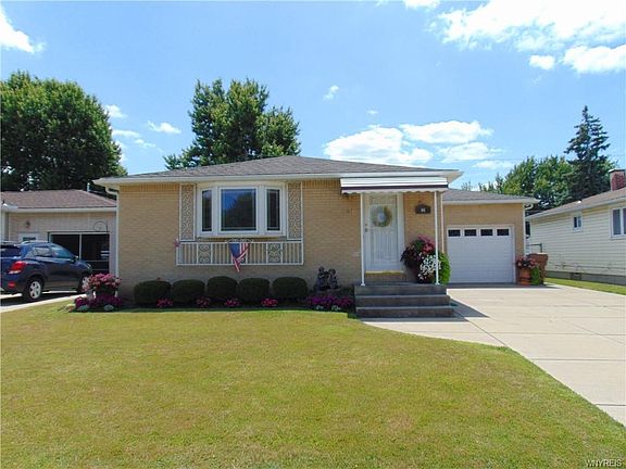2nd image of 91 E Cherbourg Dr