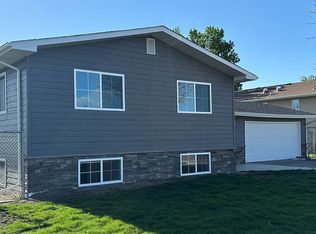 310 12th Ave SW, Sidney, MT 59270