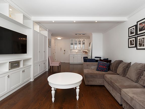 4th image of 155 E 38th St APT 14J