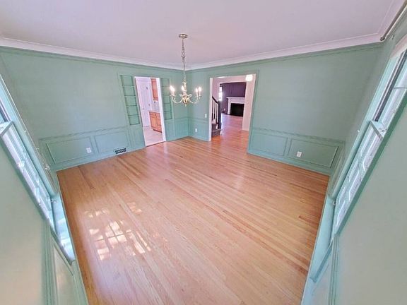3rd image of 1137 Audubon Ave
