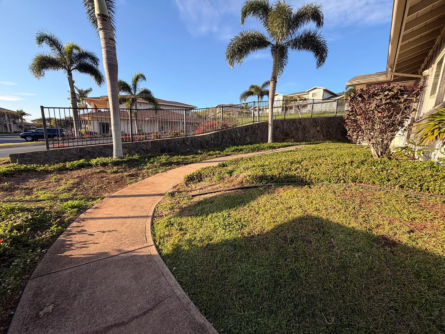 3 bed, 953 sqft, $3,700 — Photo 4