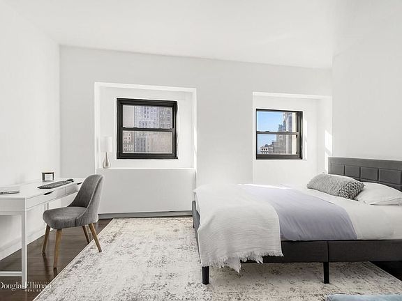 4th image of 3 Hanover Sq APT 19E