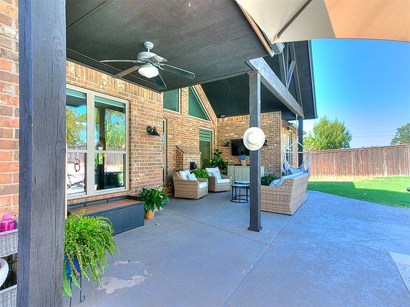3rd image of 2612 Cheval Pointe Dr