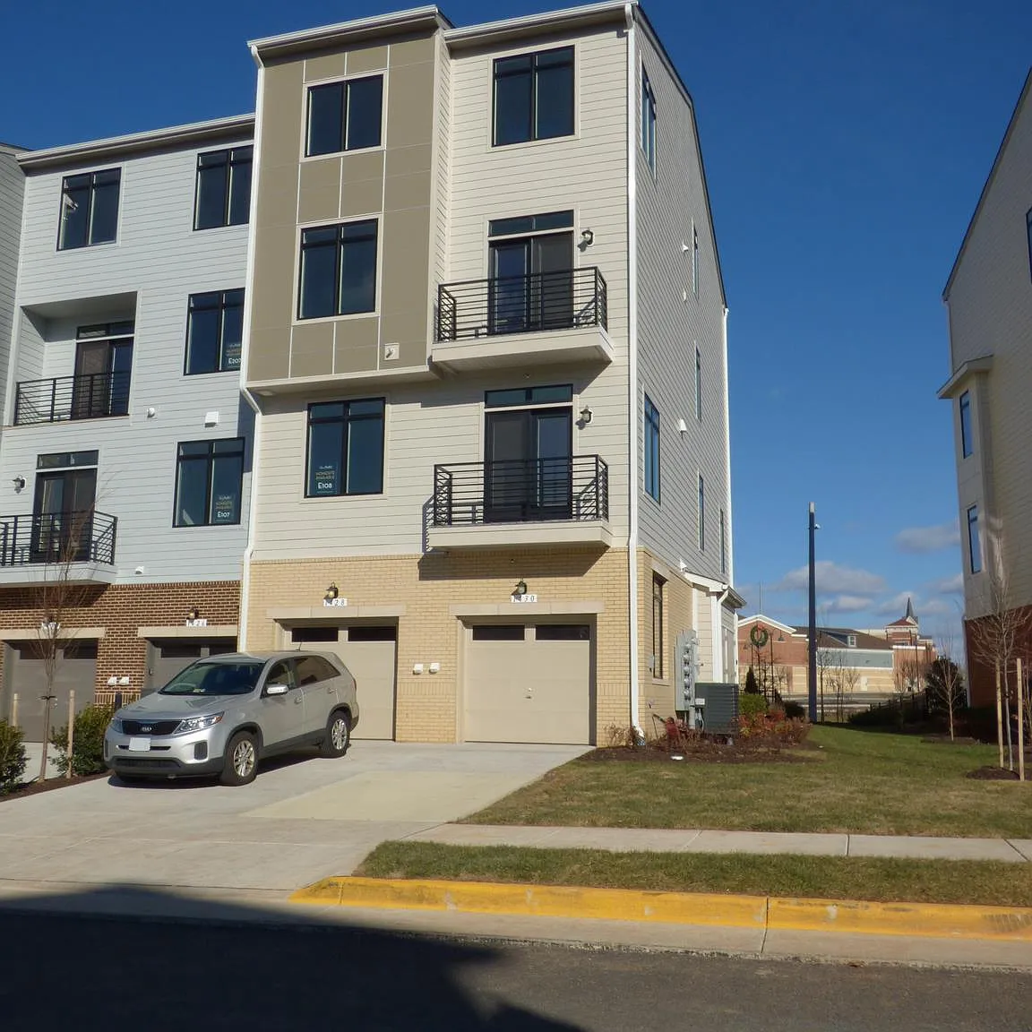 Lofts At Village Walk Condo — Photo 3