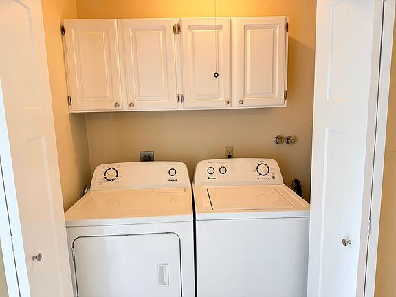 4th image of 4815 SE Railroad Ave #11822