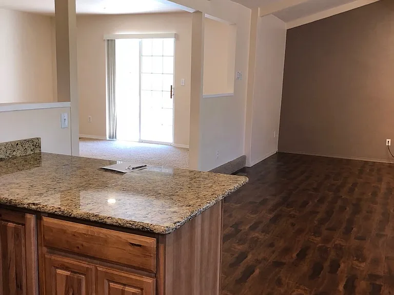 194 Peach St — Photo 5