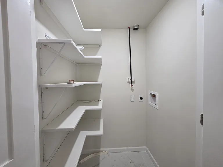 385 Vernon Ave #1D — Photo 11