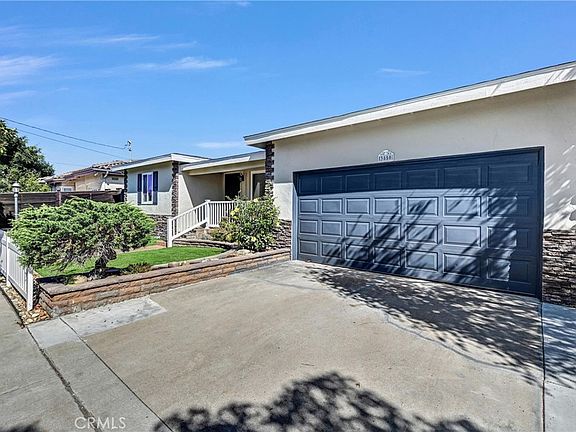 3rd image of 3850 Chippewa Ct