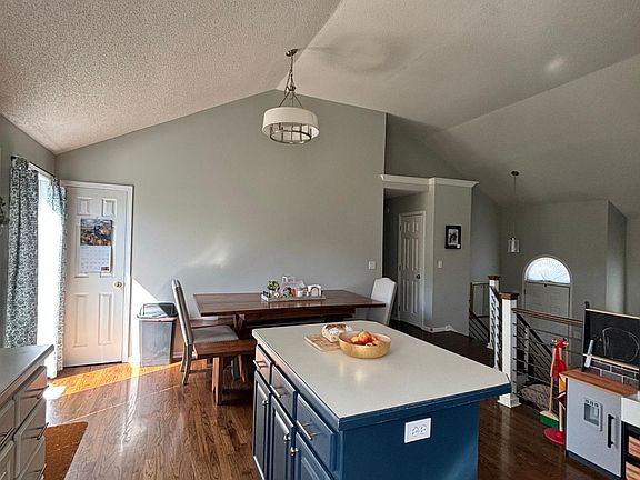 5th image of 10206 N Highland Pl