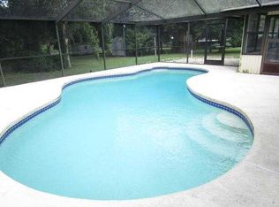 1912 Meadowridge Dr, Valrico, FL 33596