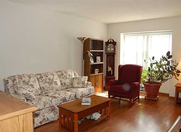 4th image of 7895 Tuxford Ct #1A