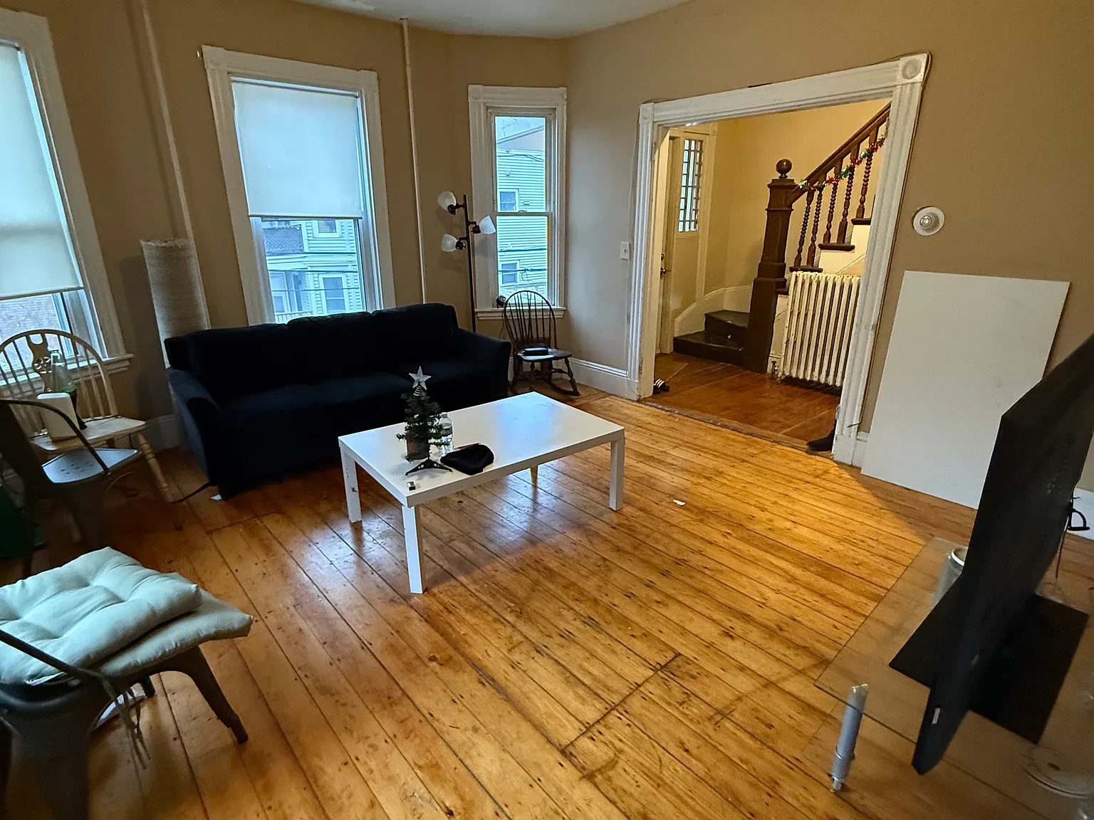 5 bed, 1.5 bath, 1482 sqft, $5,100 — Photo 2