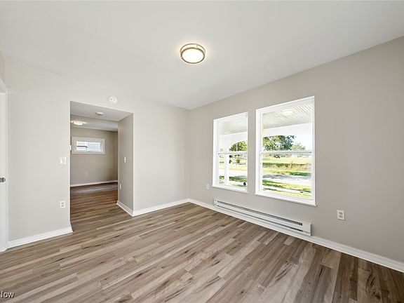 3rd image of 2643 Oakdale Ave