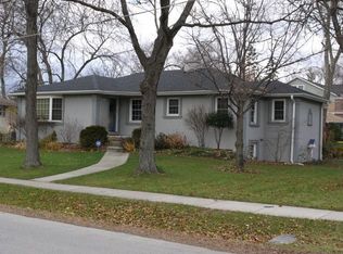 134 E Traube Ave, Westmont, IL 60559