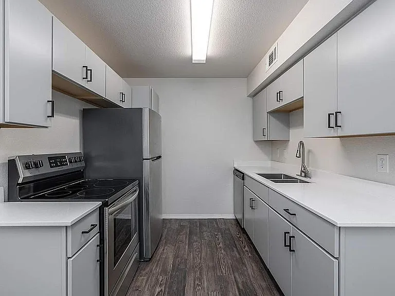 105_property_10-2025_trailside-place_013_1