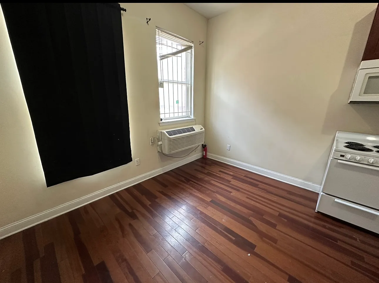 1 bed, 550 sqft, $1,000 — Photo 2