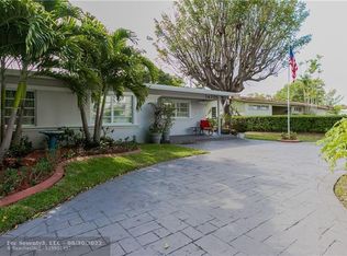 14705 N Spur Dr, Miami, FL 33161