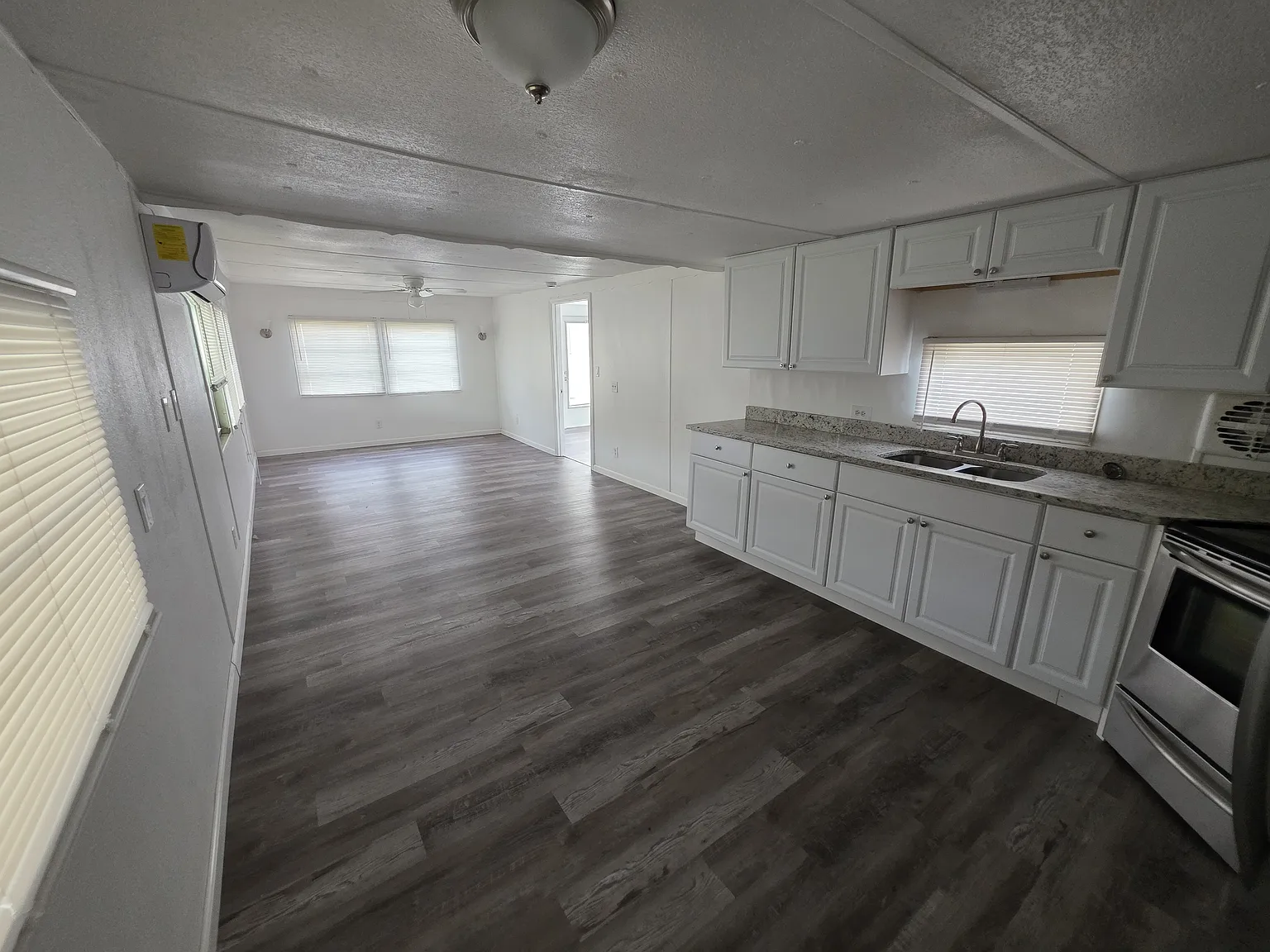 2 bed, 1.5 bath, 850 sqft, $1,450 — Photo 2