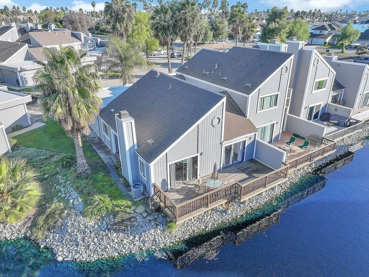 2033 Sand Point Rd photo 1