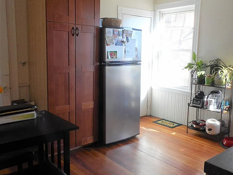 15 Rowell St #1 — Photo 3