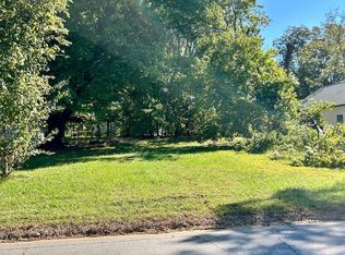 1405 7th St, Statesville, NC 28677