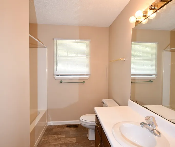 1323 Stratton Place Dr #B — Photo 11