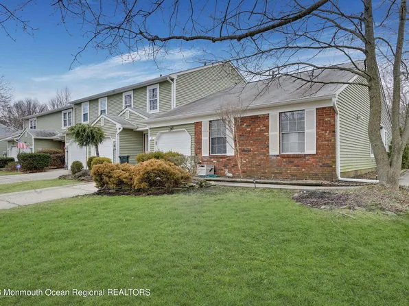 87 Oak Lane, Eatontown, NJ 07724