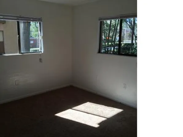 411 NW 39th Rd APT B, Gainesville, FL 32607