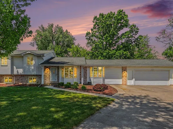 1907 W Packard Dr, Saginaw, MI 48638