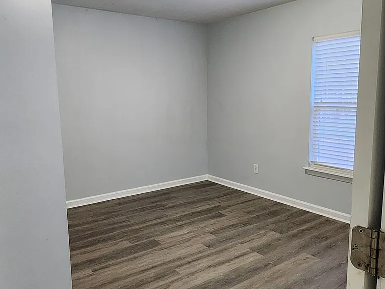 Bedroom 3 with Large closet