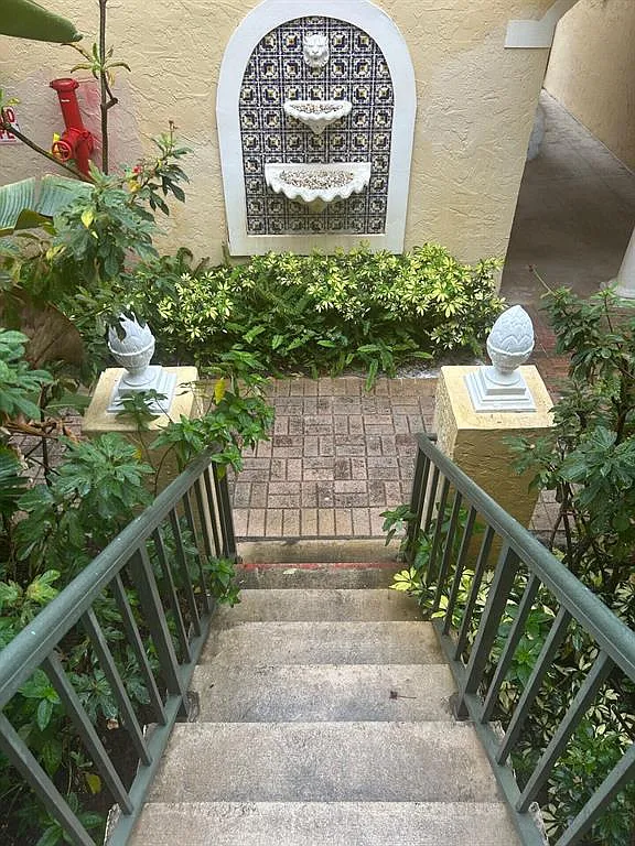 2 bed, 2.0 bath, 1206 sqft, $1,800 — Photo 3