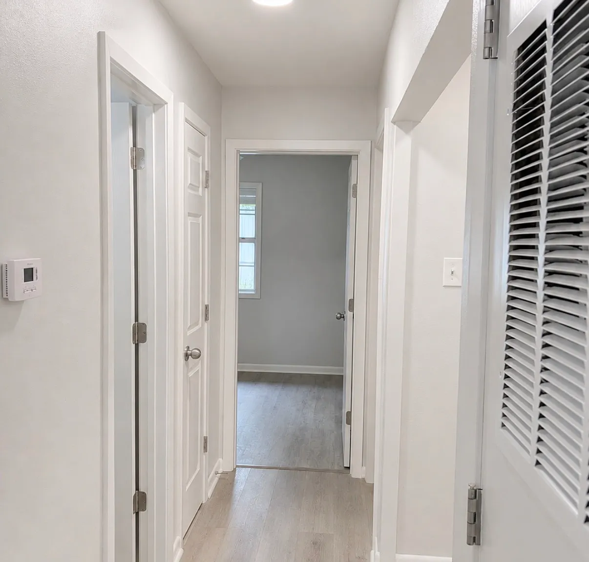 2 bed, 1000 sqft, $1,400 — Photo 4