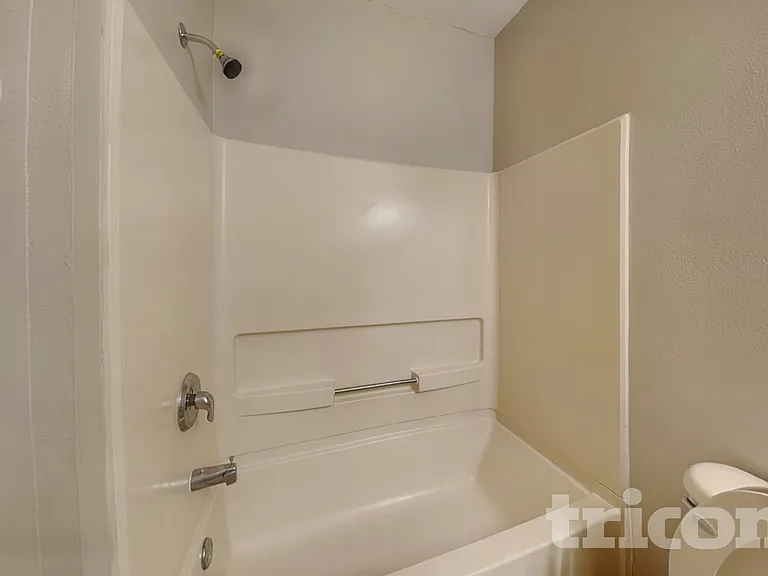 3625 W 16th St — Photo 12