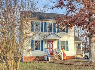 14217 Traywick Dr, Chester, VA 23836