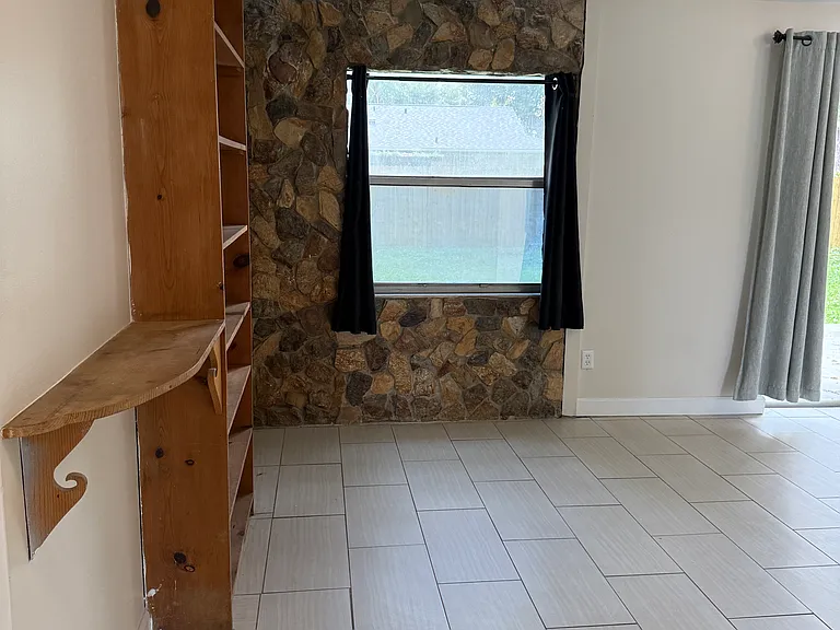 1007 Tiburon Dr — Photo 10