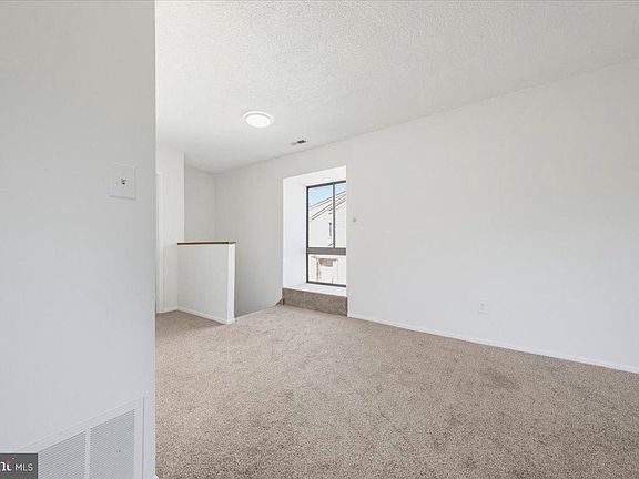 5th image of 63 Sandra Rd