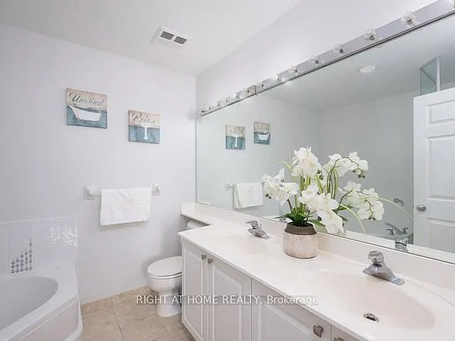 33 Empress Ave #Penthouse 506 — Photo 12