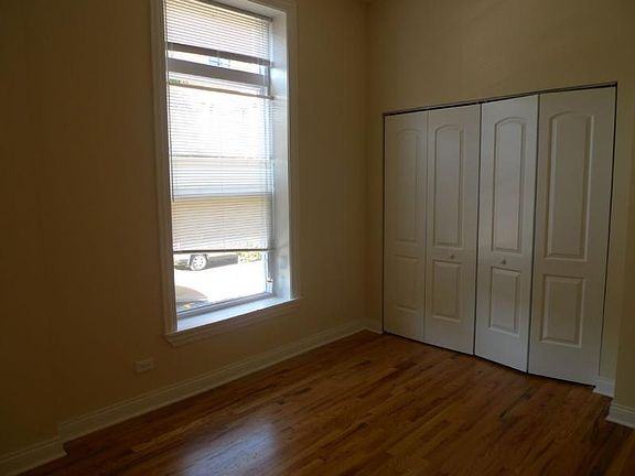 3rd image of 1318 N Wood St