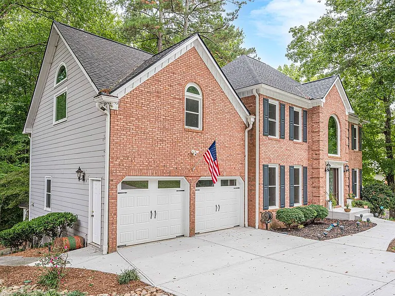 461 Braidwood Walk NW — Photo 3