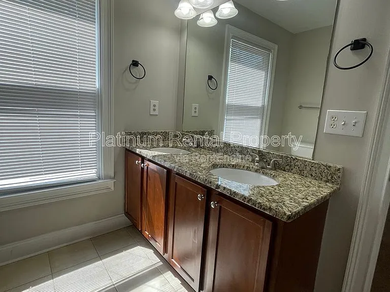 750 Terry St SE — Photo 31