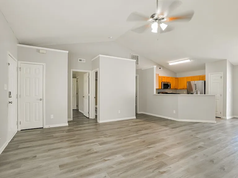 7218 Kavan Hunter Dr — Photo 4