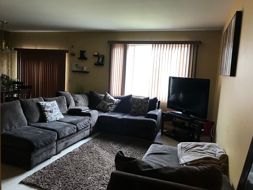 1st image of 6335 Commonwealth Dr