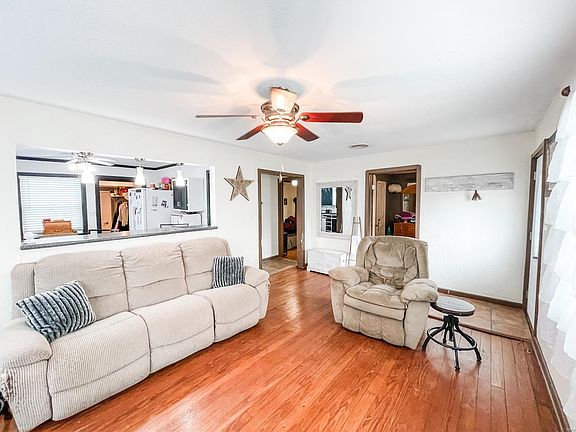 5th image of 965 W Adams St